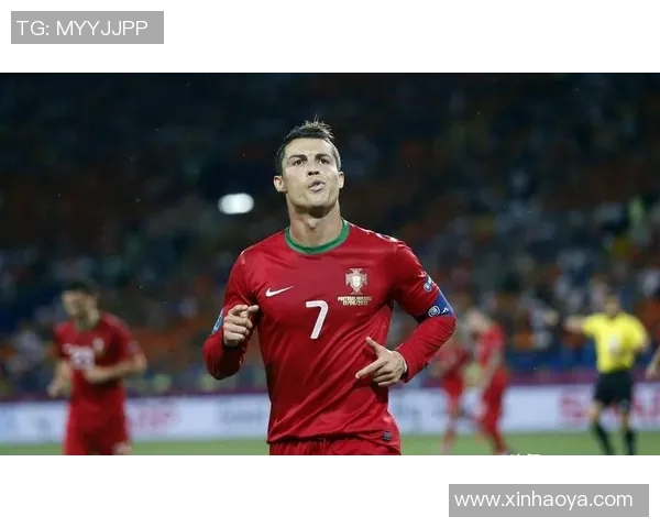 西班牙足球明星C罗的传奇生涯与辉煌成就回顾